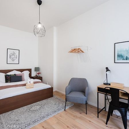 10 Min City Centre 5 People Apartment, Free Coffee 布拉格 外观 照片
