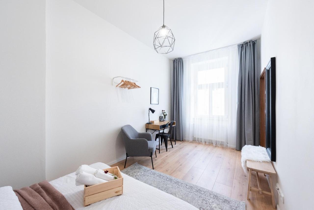 10 Min City Centre 5 People Apartment, Free Coffee 布拉格 外观 照片