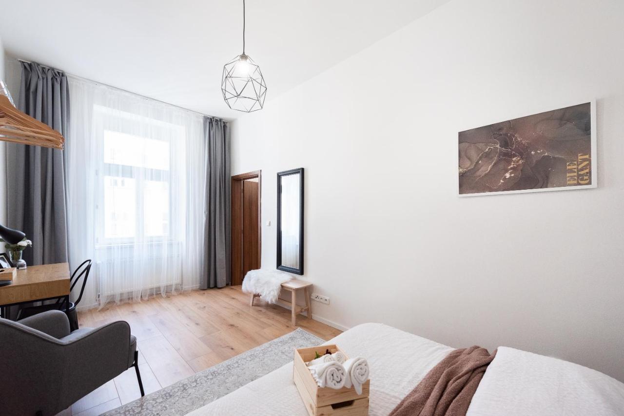 10 Min City Centre 5 People Apartment, Free Coffee 布拉格 外观 照片